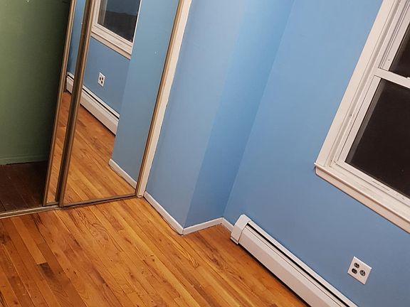 3rd image of 139 Bay 13th St #1