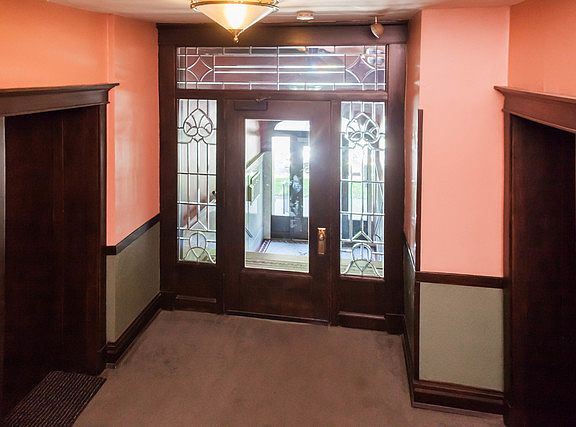 3rd image of 1619 W Wilson Ave #2E