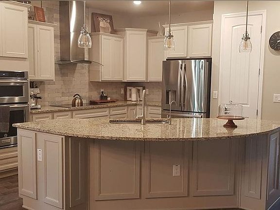 3rd image of 18758 Birchwood Groves Dr