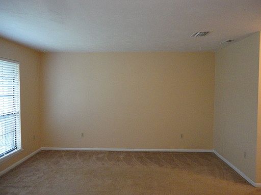 3rd image of 608 Wilson Ave APT B