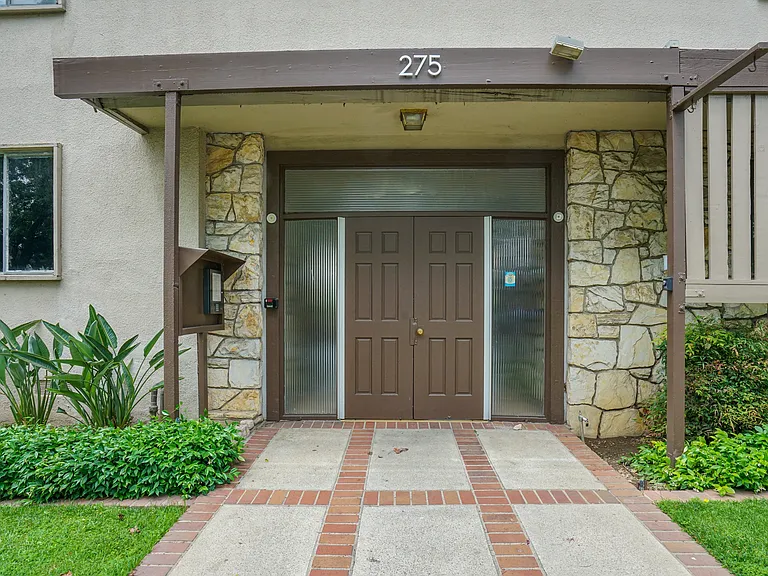 Marengo Apartments — Photo 6