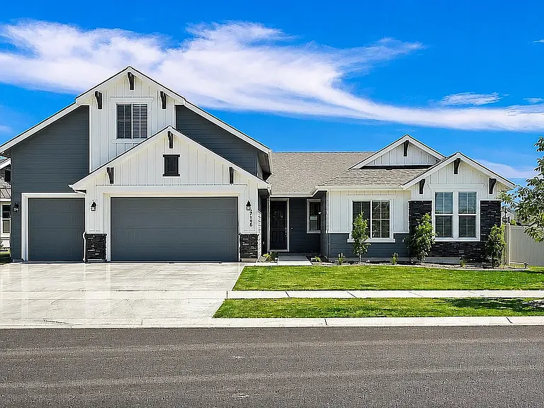 2140 S Woodsage Way — Photo 1