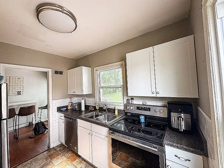 230 Marietta Ave #1 — Photo 4