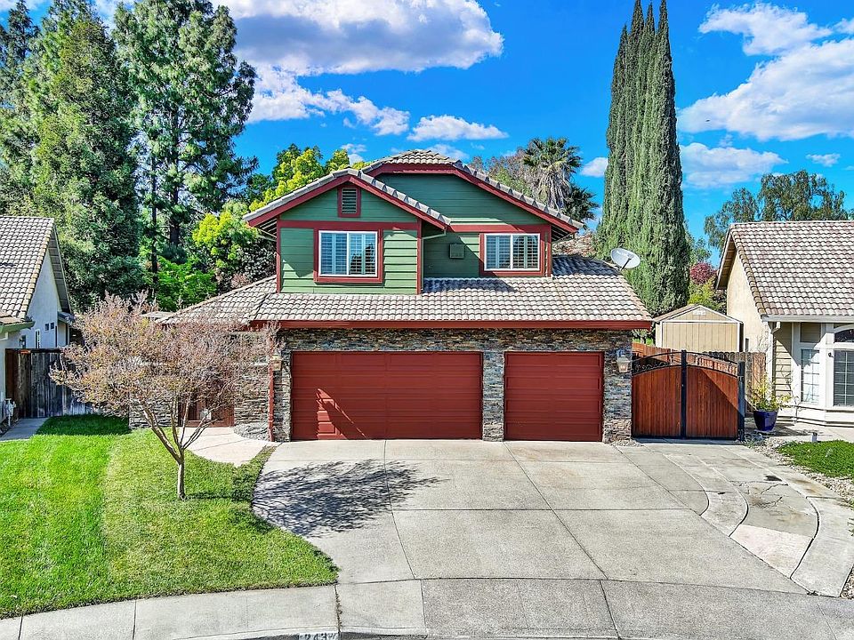 1st image of 243 Sunridge Way