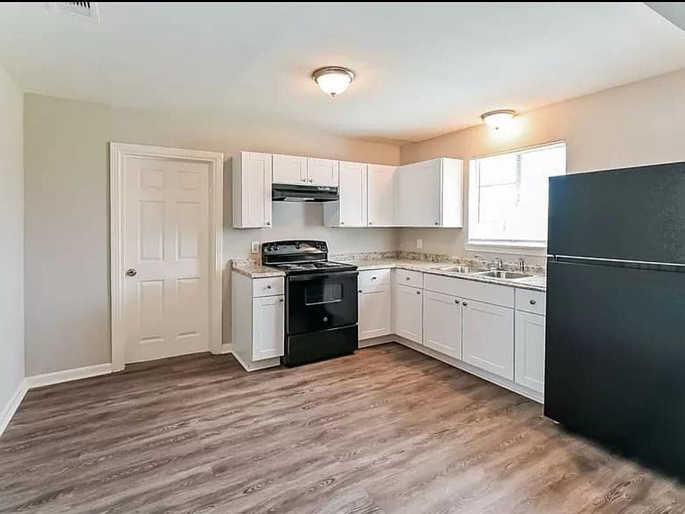 2nd image of 612 N Pine St