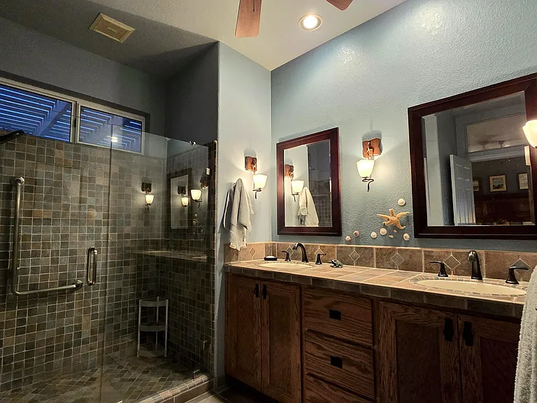 14770 N Windshade Dr — Photo 23