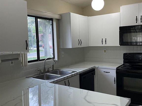 3rd image of 308 Bishop Rd