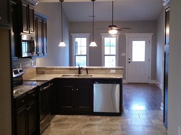 5th image of 176 Bellingham Dr NE
