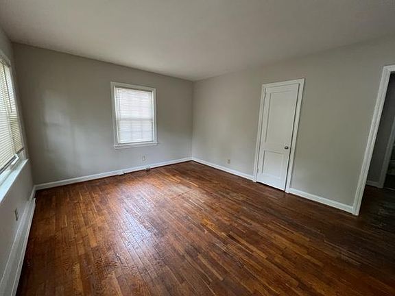 3rd image of 1004 Idlewood Dr