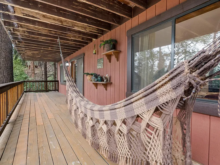 24166 Cresta Dr — Photo 10