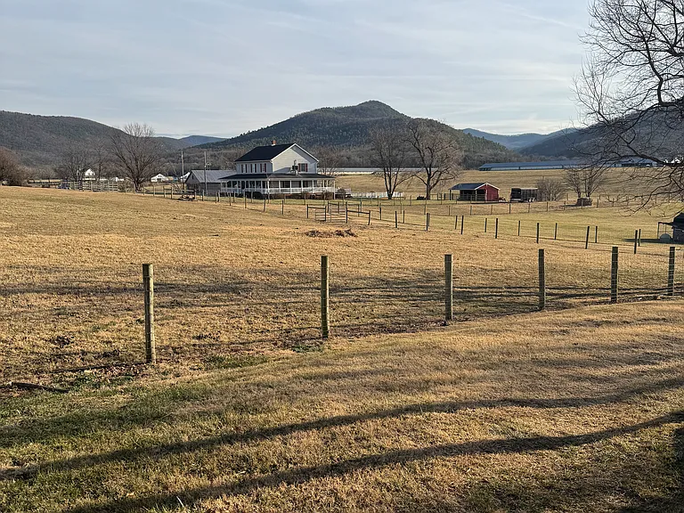 1533 Honeyville Rd #B — Photo 12