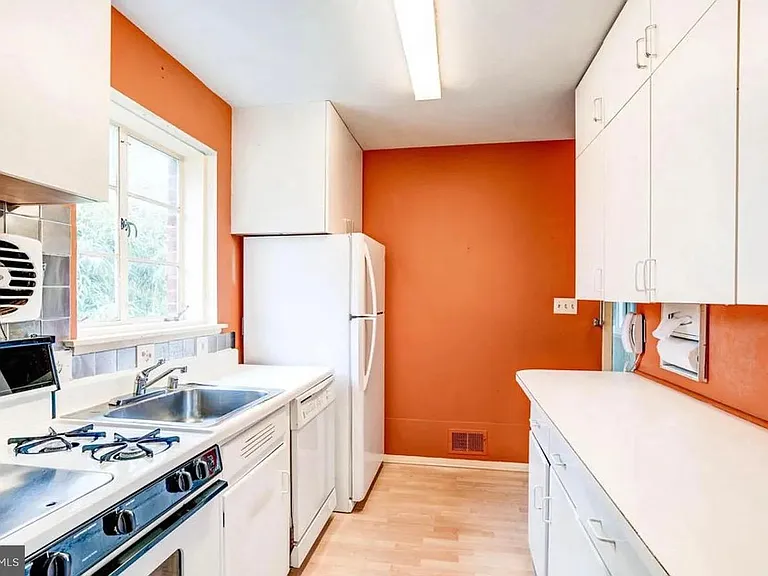 5024 River Rd — Photo 15