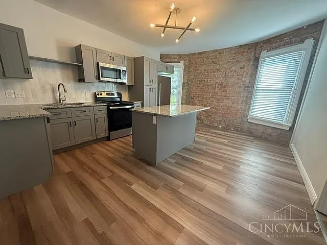 1 bed, $1,200 — Photo 4