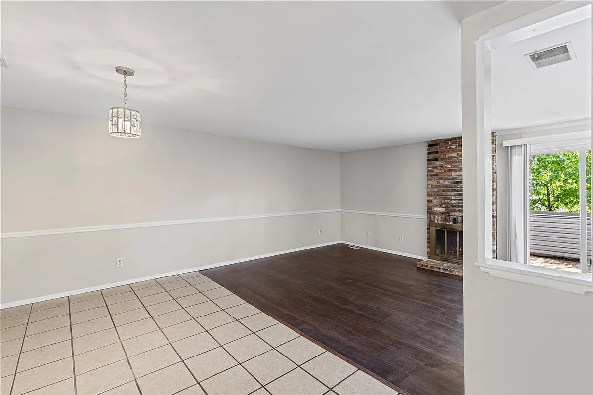 506 Bromley Estates - 1 — Photo 4