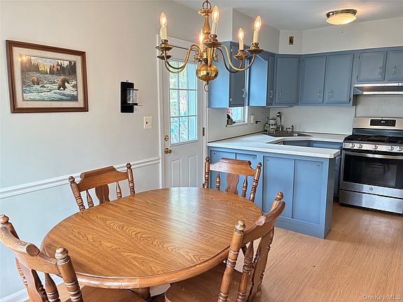 5th image of 171 Locust Street