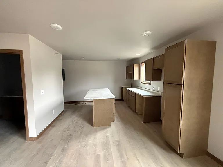 706 C Ave NE — Photo 3