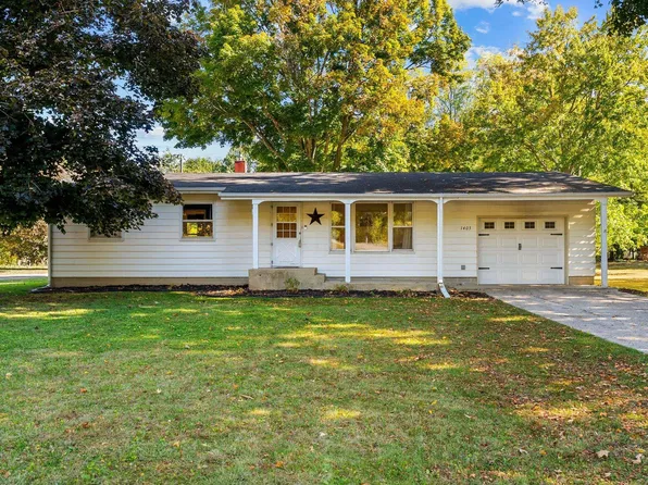 1403 E Orchard Dr, North Manchester, IN 46962