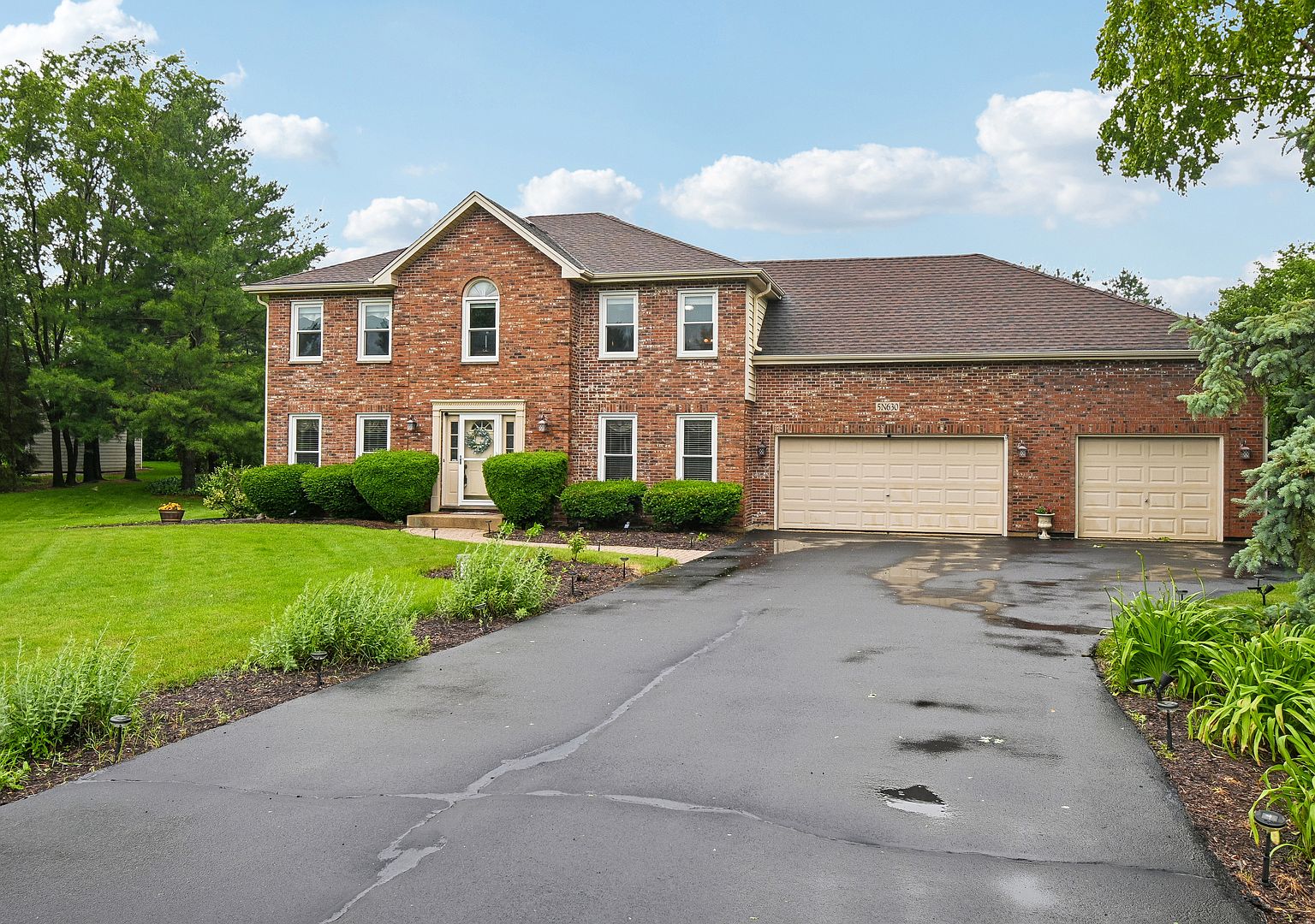 5N630 Leslie Ct, St Charles, IL 60175 | MLS #12692870 | Zillow