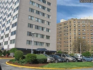 3rd image of 12520 Edgewater Dr APT 1106