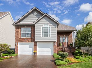 8005 Village Gate Ct, Louisville, KY 40291