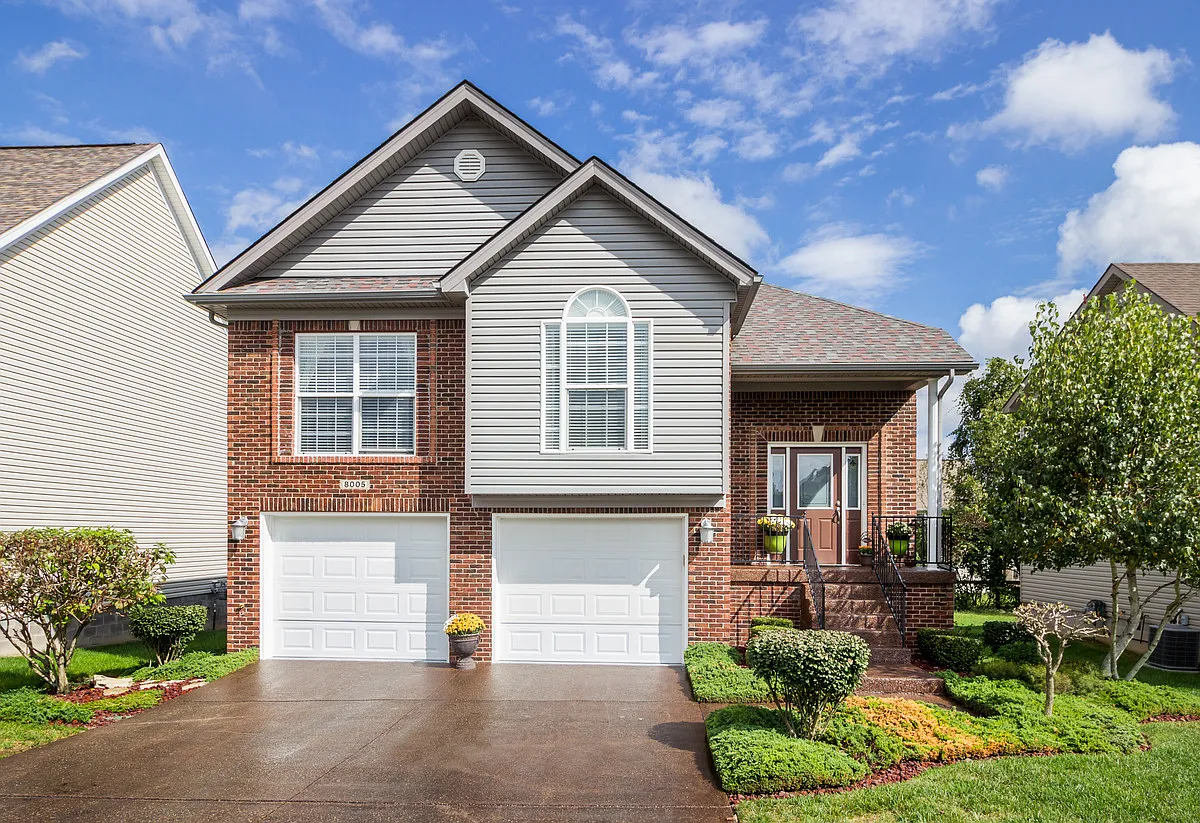 8005 Village Gate Ct photo 1
