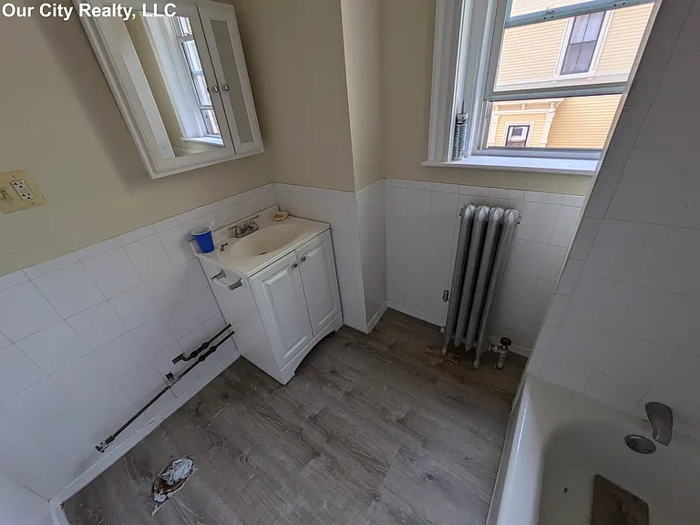 Craigie Cir — Photo 6