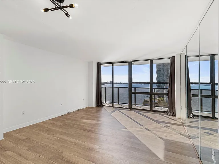 600 NE 36th St #1520 — Photo 7