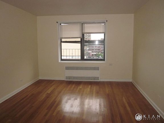 3rd image of 3415 Parsons Blvd APT 7C