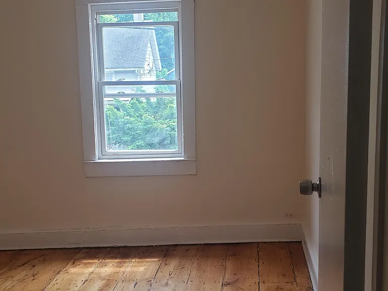 116 E Main St — Photo 13