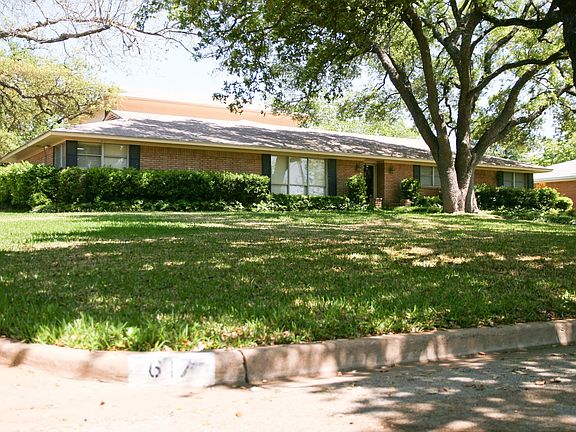 3rd image of 617 Catalina Dr