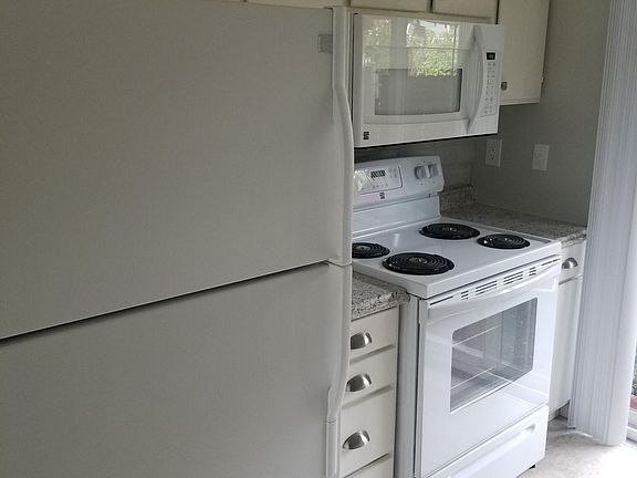 3rd image of 4775 Atherton Ave APT 2