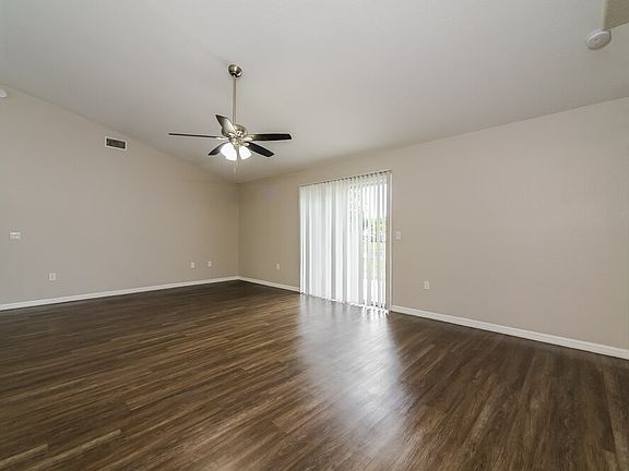4th image of 2740 Settlers Trl