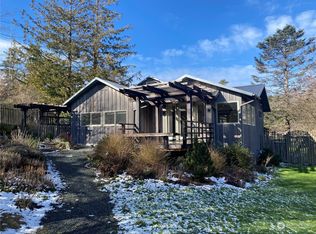 131 Crescent Beach Dr, Eastsound, WA 98245