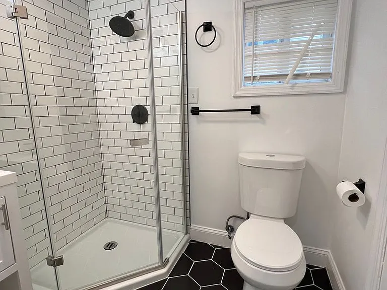 Locust St 6101 — Photo 18