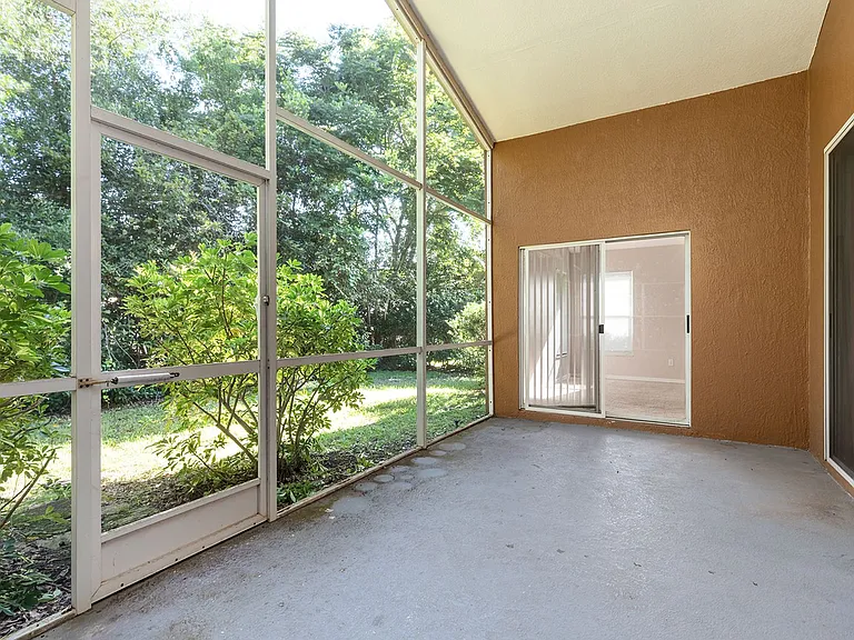 912 Paddington Ter — Photo 15