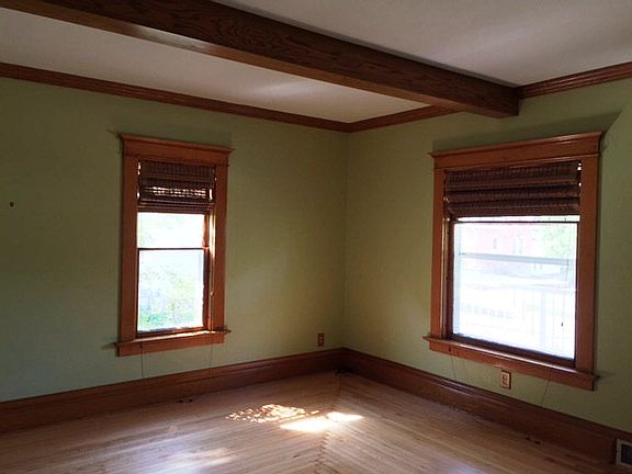 4th image of 59 E Pine St