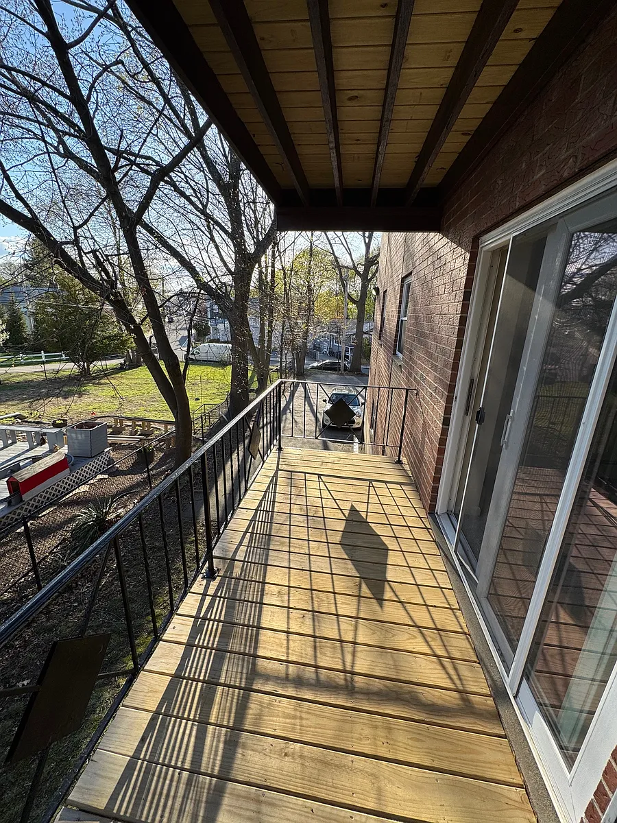 Building Photo - 1185 Adams St #4