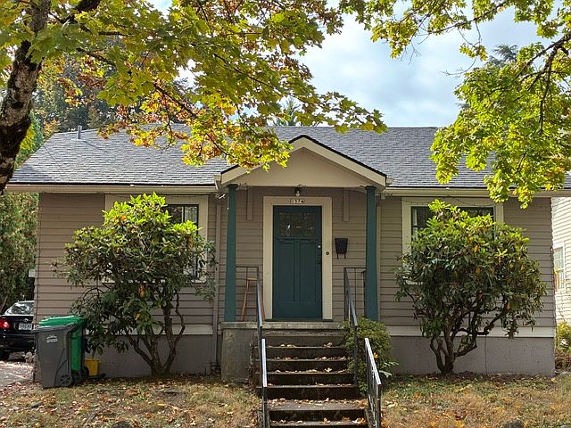 1574 SE Miller St. in Sellwood