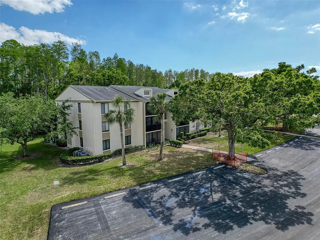 Building Photo - 3188 Lake Pine Way S #B1
