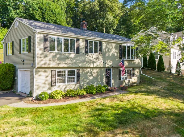 23 Upper State Street, North Haven, CT 06473