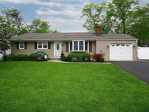 3rd image of 640 Tiller Ave