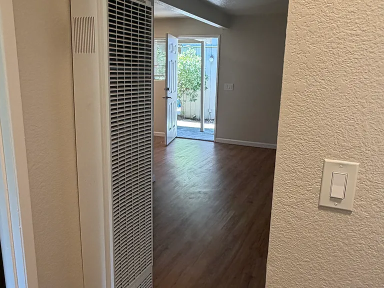 North Dutton Place Apartments — Photo 33