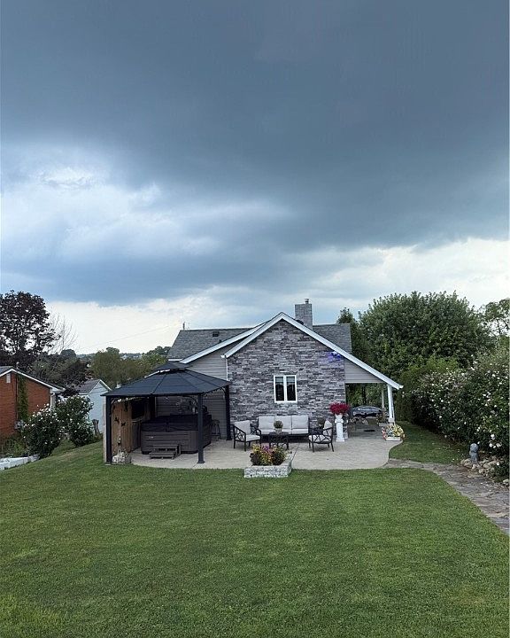 2nd image of 214 Oakmont St