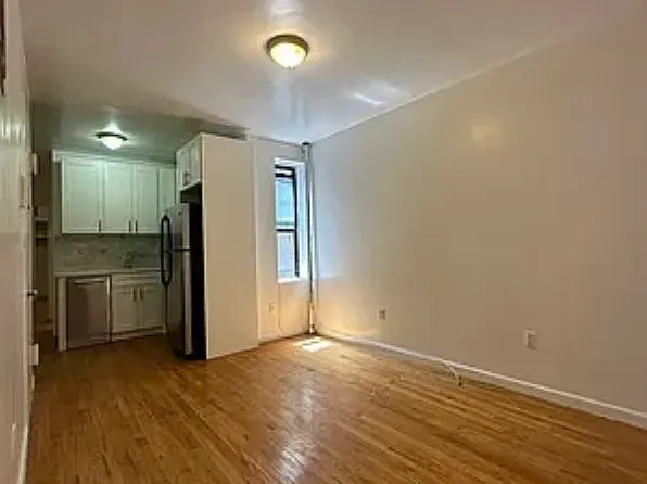 315 W 54th St APT 15, New York, NY 10019