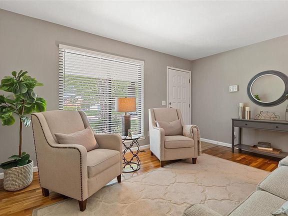 4th image of 1684 Gerard Park Ln