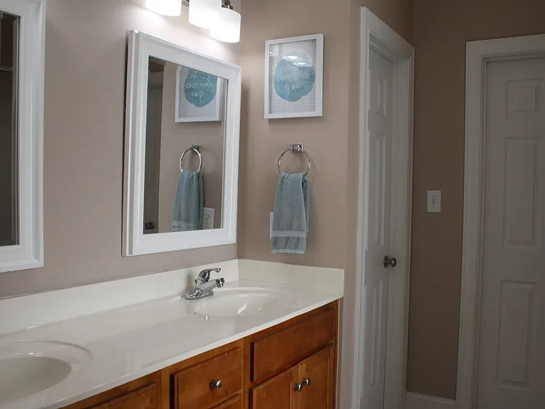 77 Solomon Cir — Photo 14