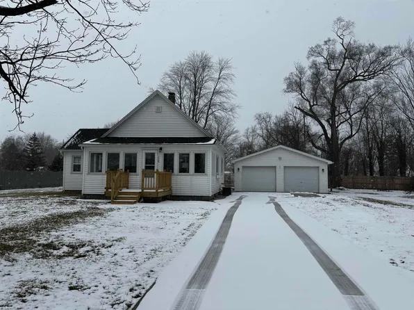 208 S Park St, Ashley, MI 48806