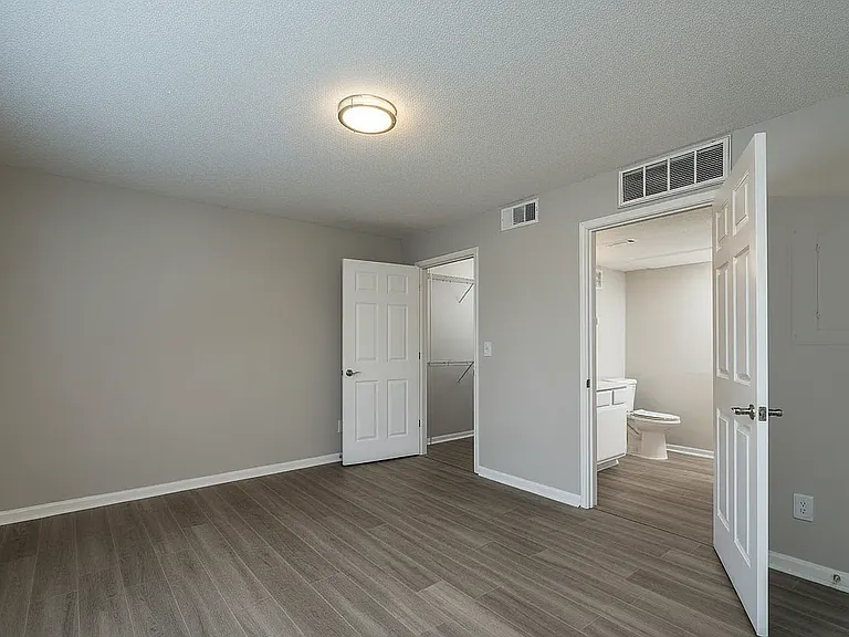 Blue Ridge Apartments — Photo 11