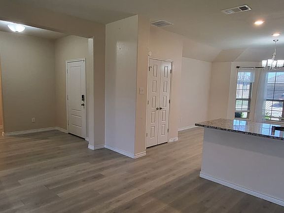 5th image of 4009 Mill Run Rd