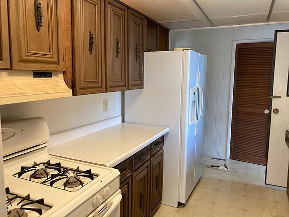 3rd image of 5417 Pineland Ave